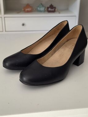 Naturalizer Black Block Heel Pumps 7.5 W